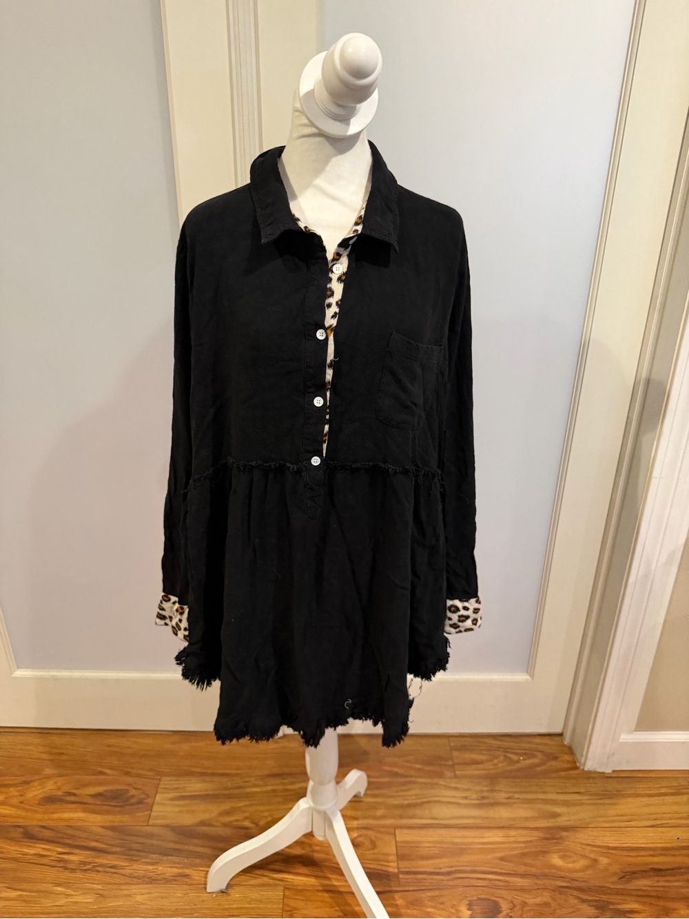Umgee Black Long-Sleeve Button Front Tunic with Leopard Trim